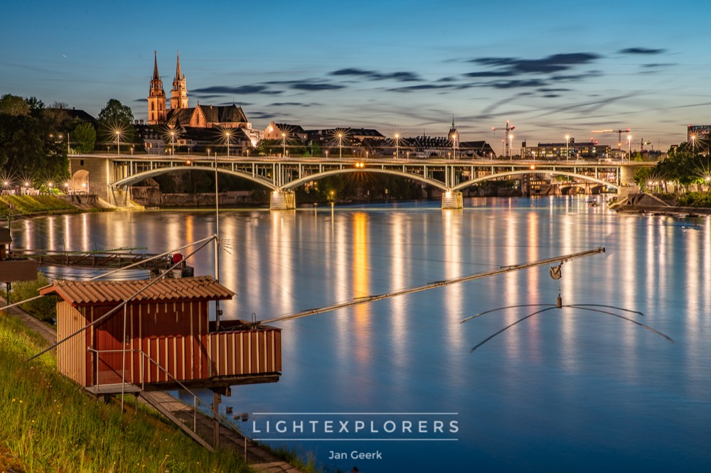 St. Alban-Quartier Basel zur blauen Stunde — Nachtfotografie Workshop
