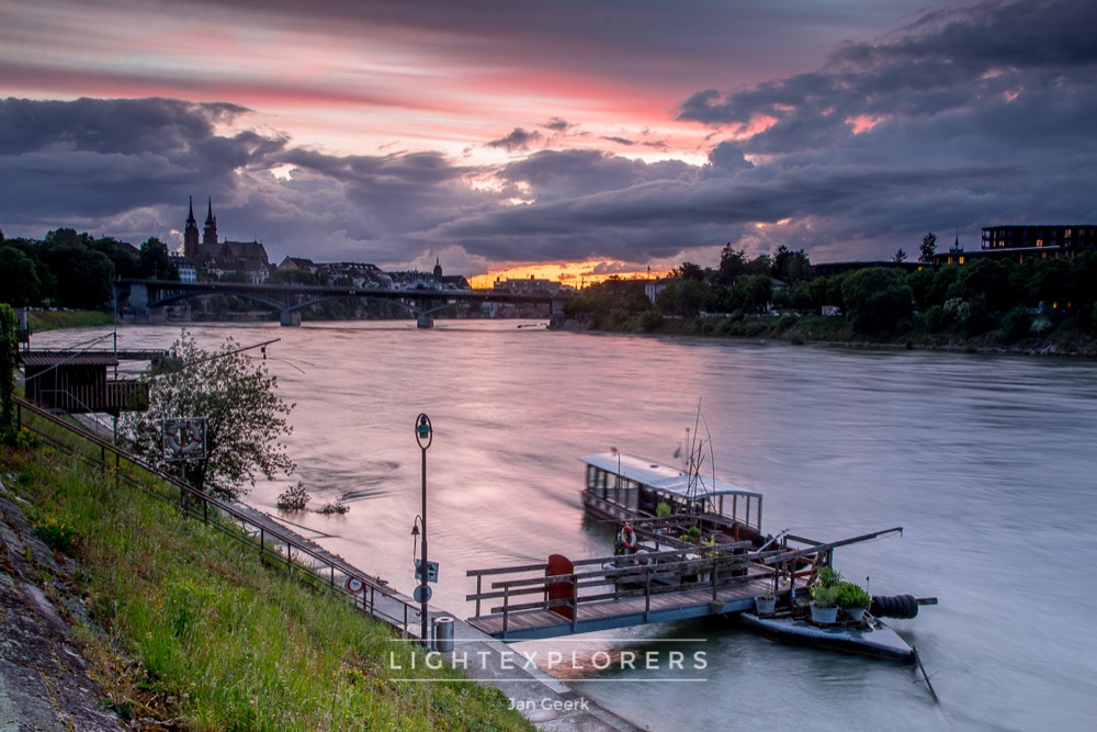 St. Alban-Wehr Basel beleuchtet — Nachtfotografie Workshop Basel